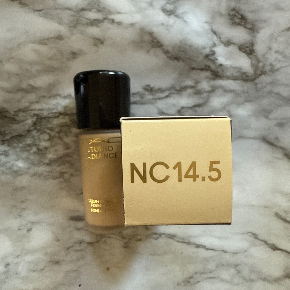 MAC COSMETICS STUDIO RADIANCE FOUNDATION NC14.5